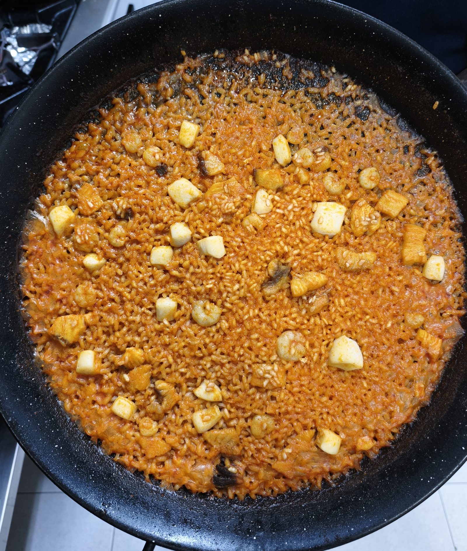 Paella recién hecha en Que Ganeta Tinc